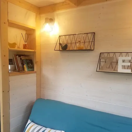 Insolite La Tiny House Du Lutin Many Et Son Bain Nordique Vakantiehuis *